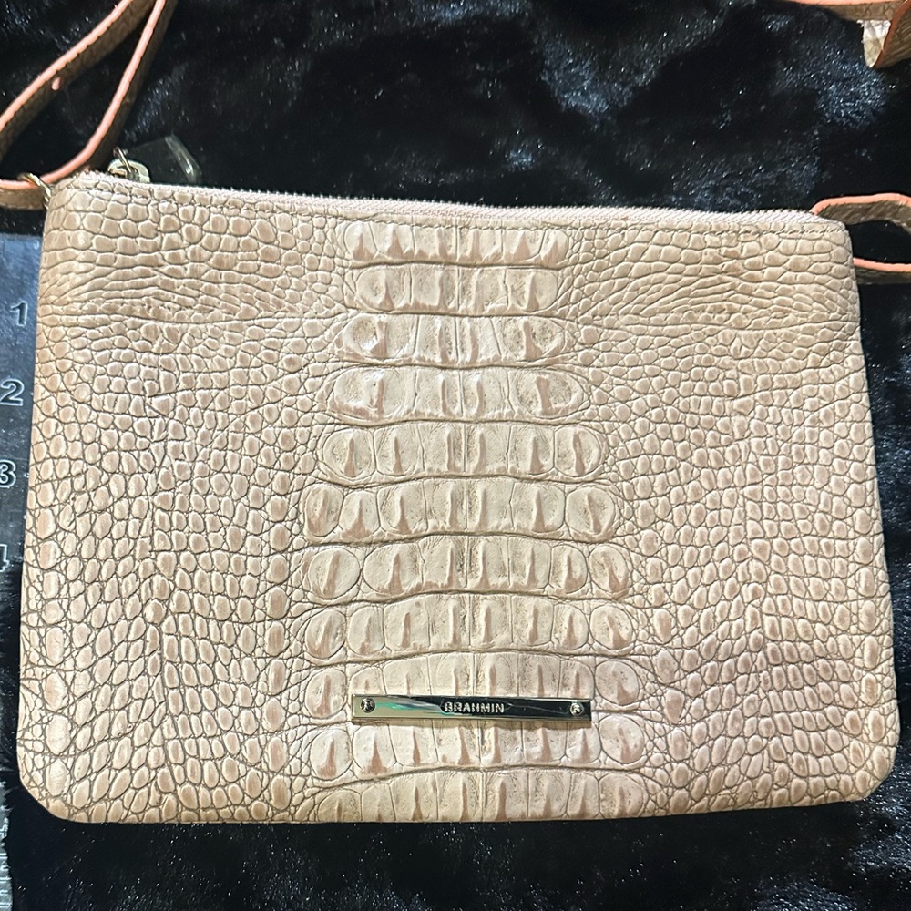 Elegant Tan Crocodile-Embossed Crossbody Bag